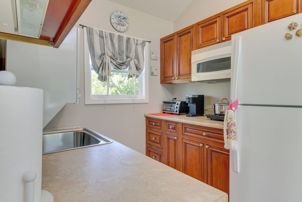 Coastal Truro Cottage - Close to Beaches & Ptown!