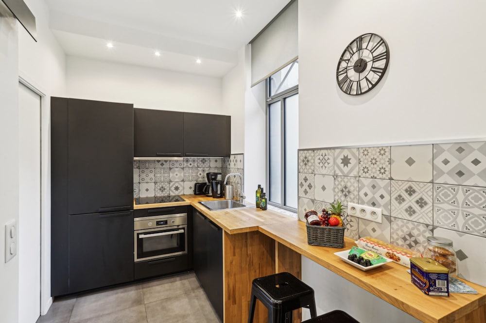 Lavie Maison House in the Marais Family