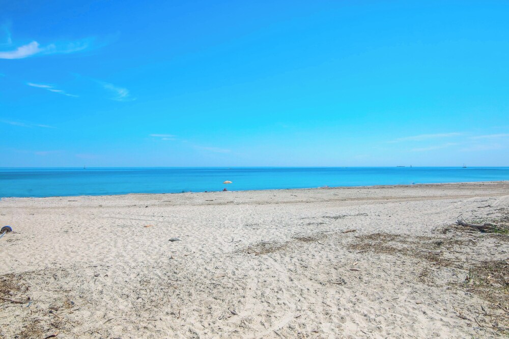 Idyllic Plymouth Vacation Rental - Steps to Beach!