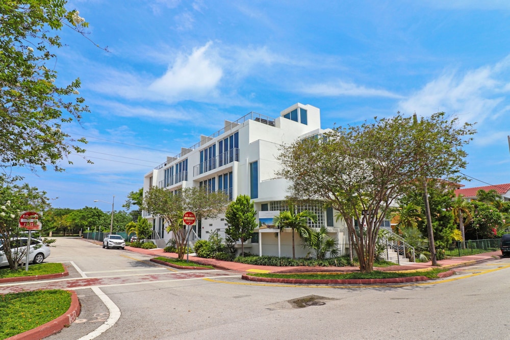 Roami at Harding Ave - Image 1
