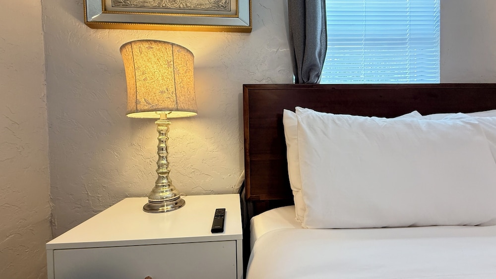 Budget-friendly Studio in OKC Private Entry 20-3