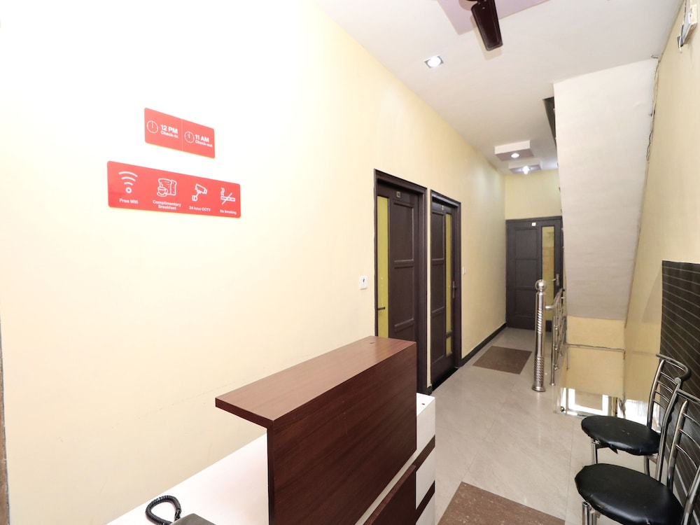 OYO 14860 Hotel Silver Star
