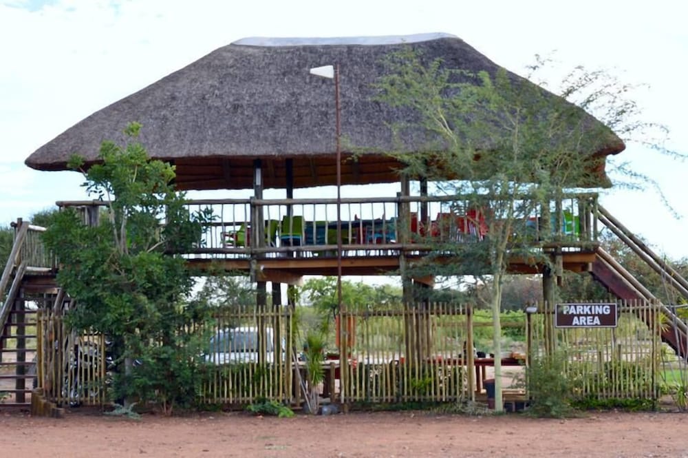 Makumutu Lodge & Campsite