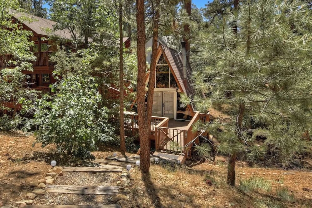 Acute A-frame Cabin w WiFi