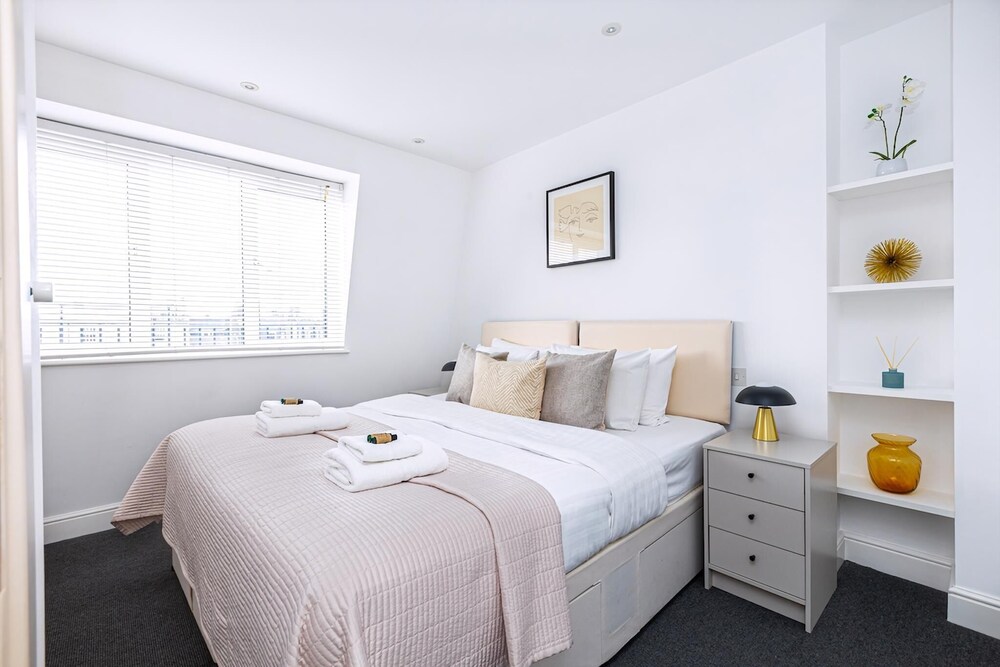 Stylish Three-bed Flat in Marylebone