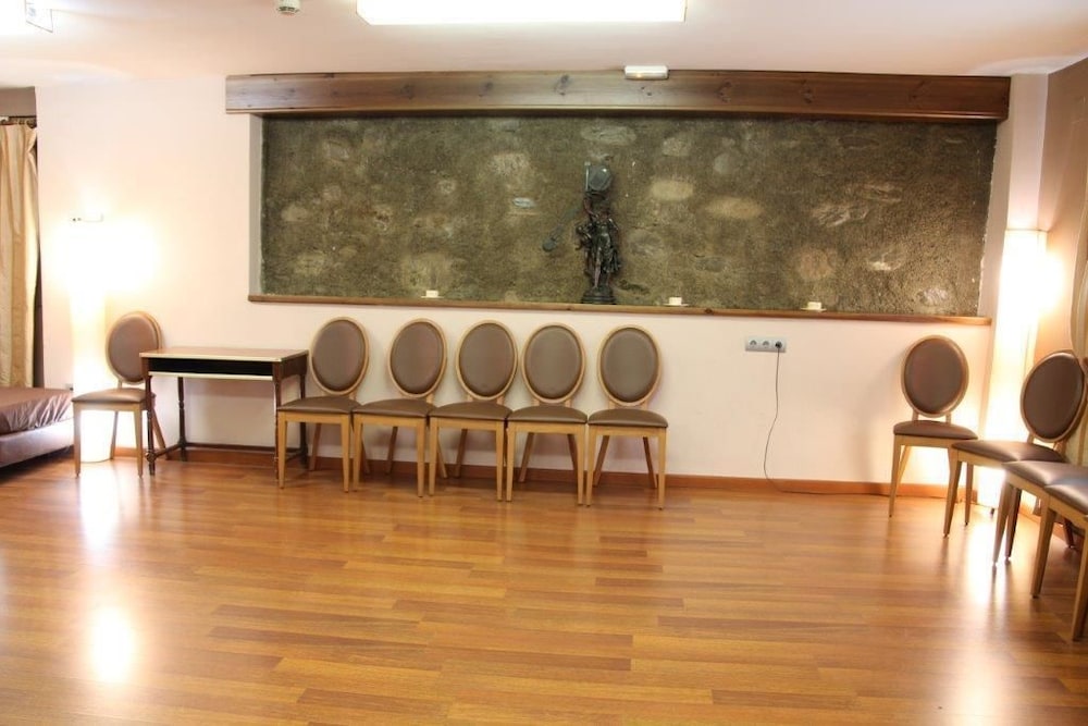 meeting & event spaces