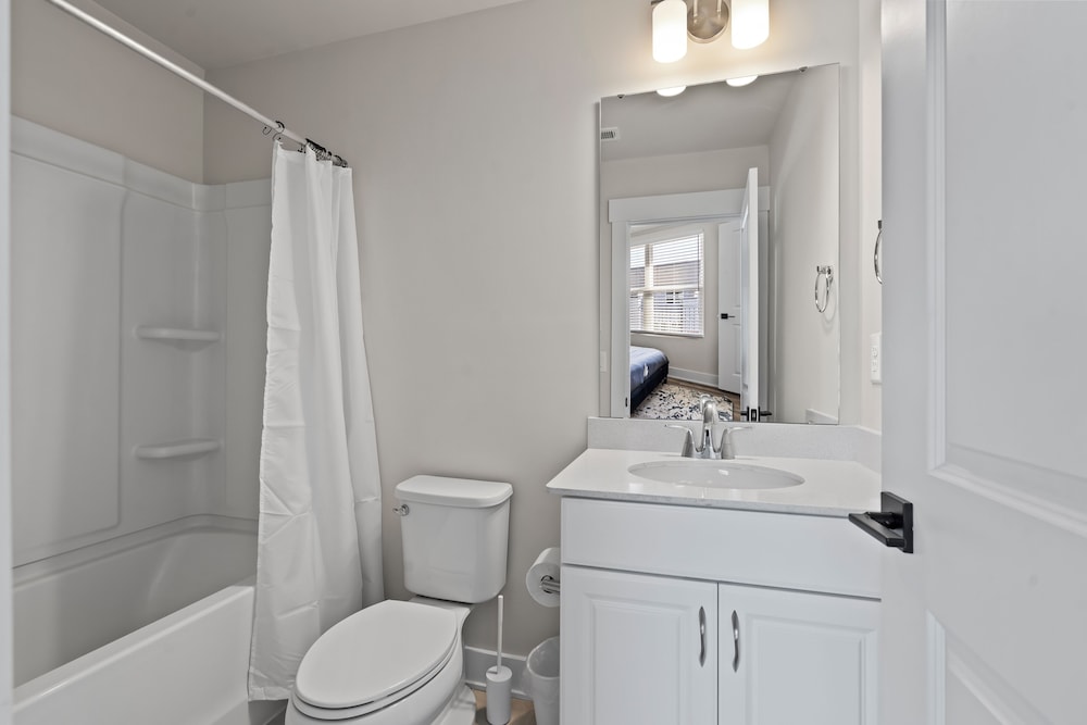 Luxe King 4BR Townhouse in Uptown CLT