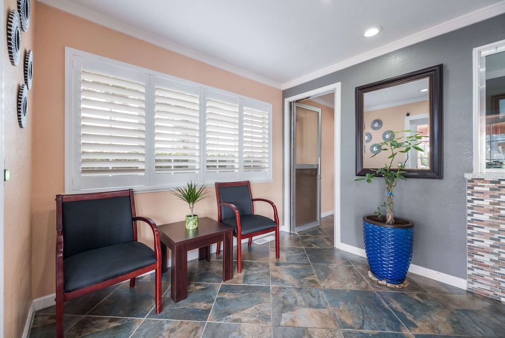 Modesto Vacations - Rodeway Inn - Property Image 23