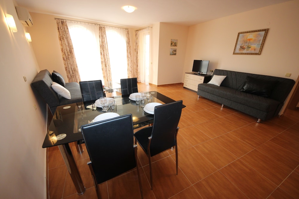 Menada Paradise Dreams Apartments