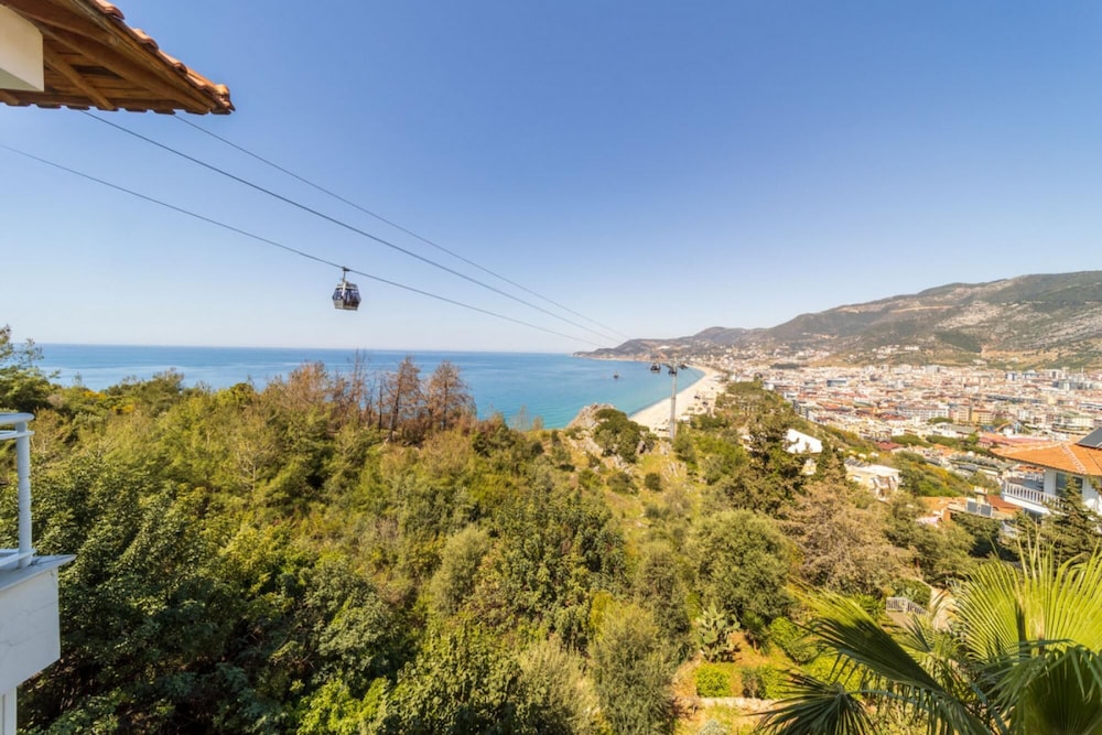Flat With Sea Nature View and Balcony in Alanya view 4