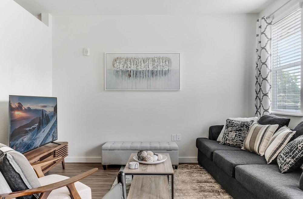 Downtown Modern Bungalow