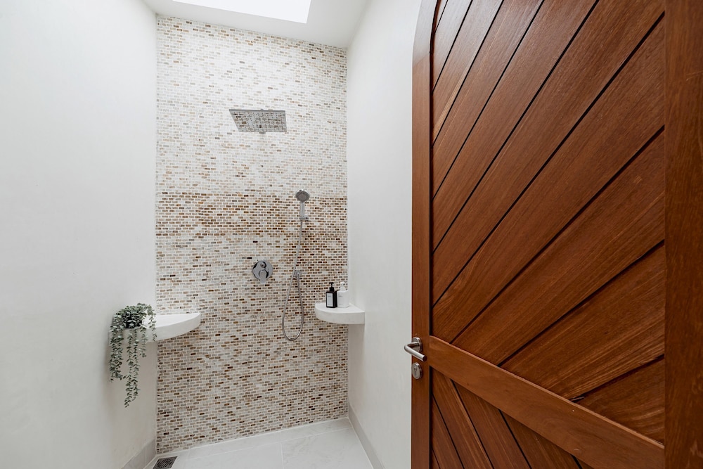 Villa Kanina by Alfred in Bali - Modern 3BD Villa w Pool Close to Bingin Beach