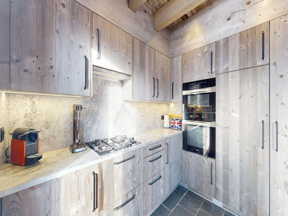 Cosy Chalet in Vex With Balcony