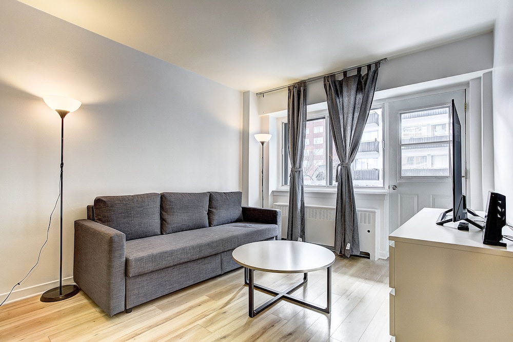 Destination Stays McGill Plaza DT MTL-3