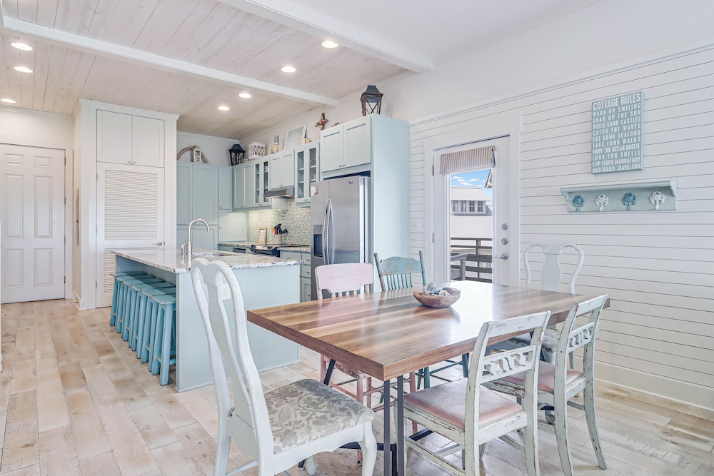 Beach Bungalow TC 2305