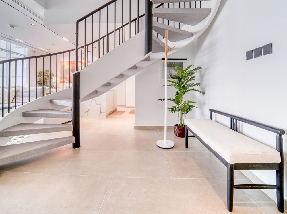 Luxe and Modern Duplex in Difc