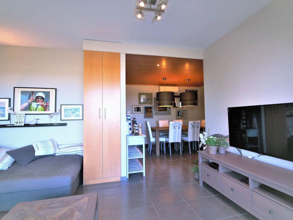 Wonderful Apartment in St Pere Pescador With Communal Pool photo 3