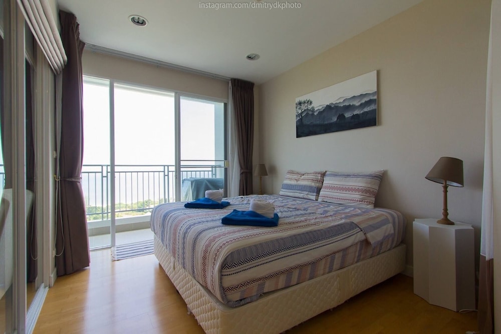 1703 - 2 Bdr Condo Seaview Boathouse Hua Hin
