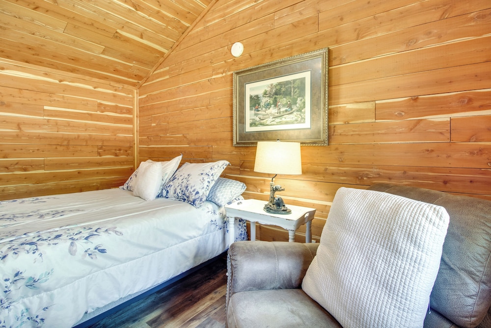 Fish & Boat: Angler's Cabin 2 Mi to White River