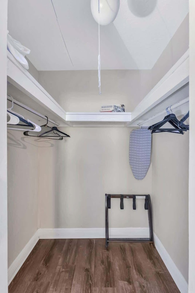 Cozy Suite Full Amenitie s pet Friendly