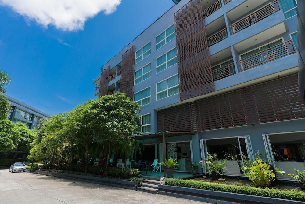 The Kris Condo by Knock-Knock