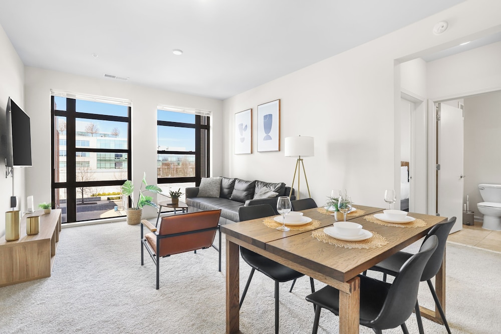 DC Charm in Crystal Apartments
