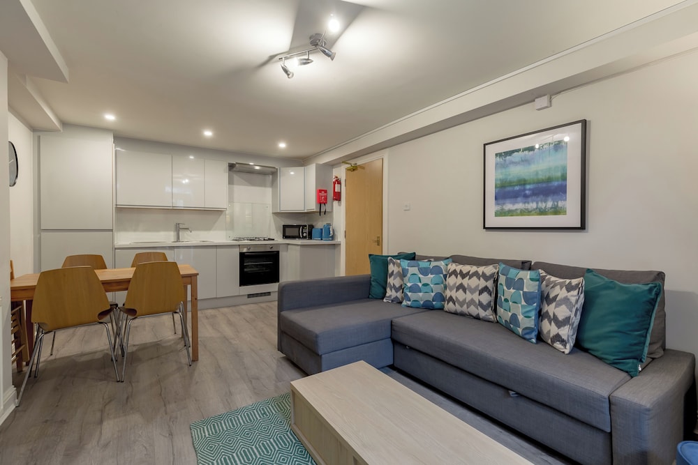 Destination Edinburgh Apartments- Southside Apartments