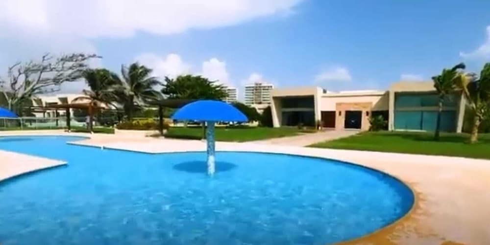 RESORT FRENTE AL MAR