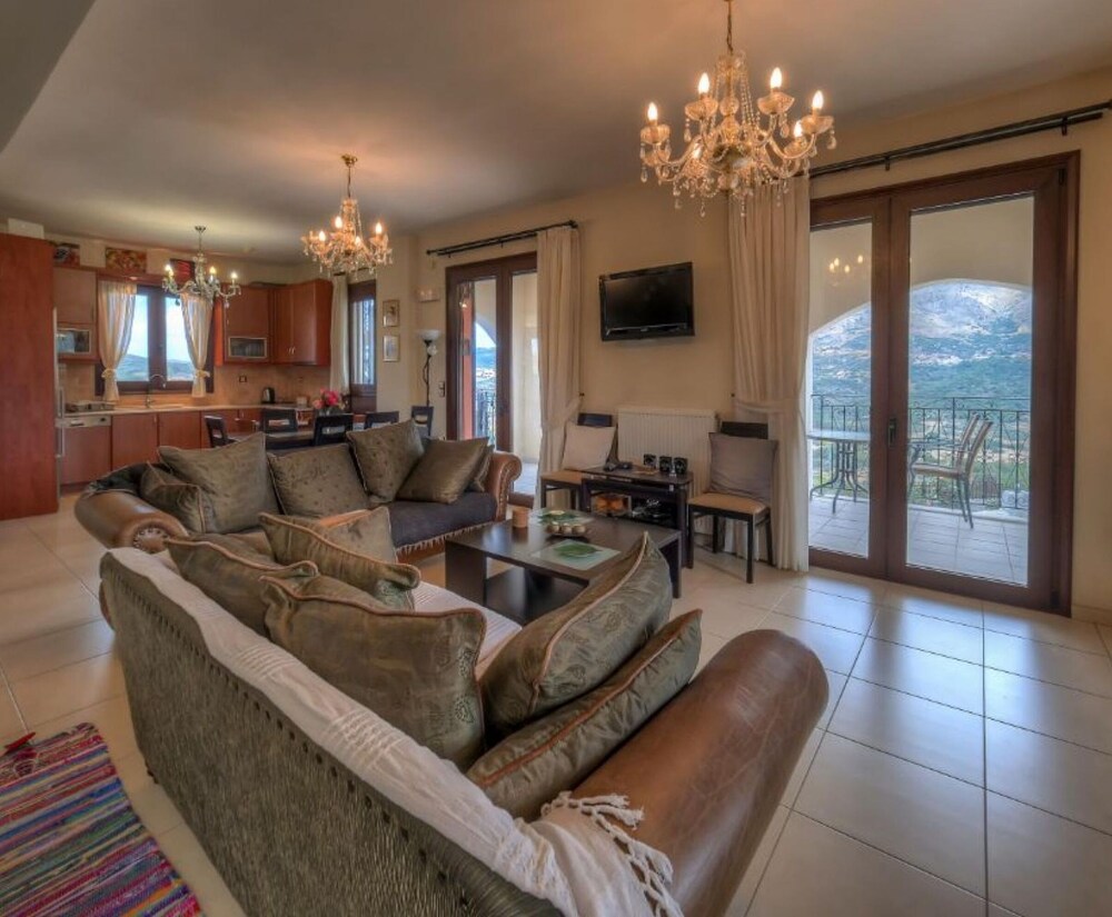 Amazing Villa Amare With Stunning Views view 3