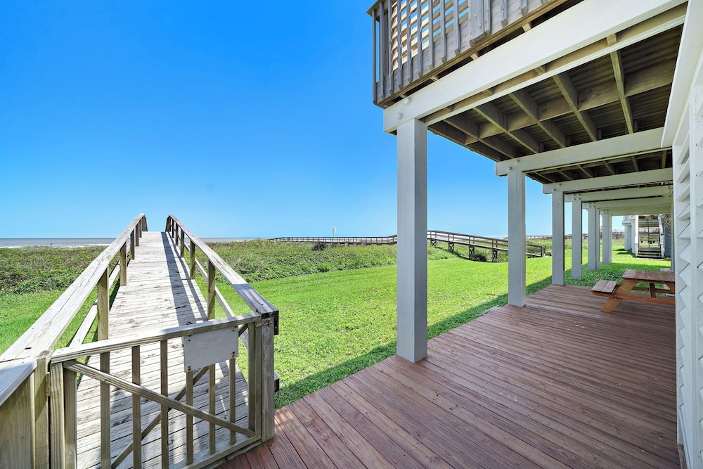 Sandcastle by Ryson Vacation Rentals