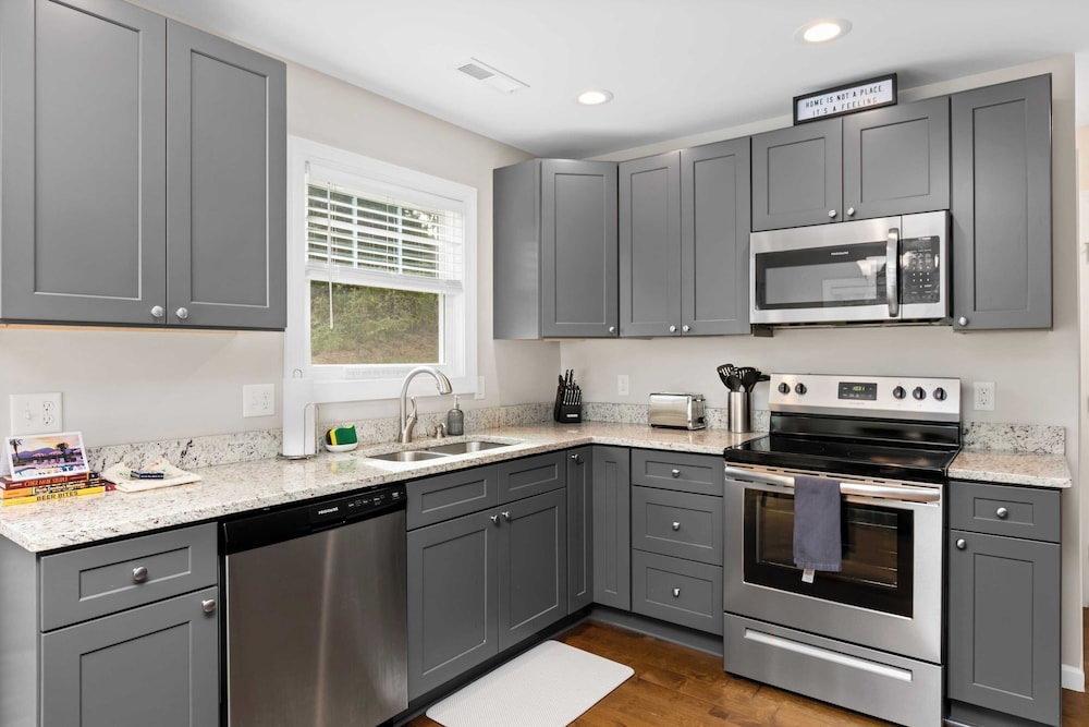 Cypress & Willow Buyout by Avantstay 2 Home Buyout! Sleeps 16!