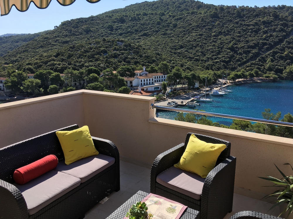 Apartments Ladesta