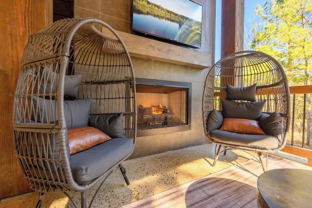 CABIN - Near BLACK MOUNTAIn