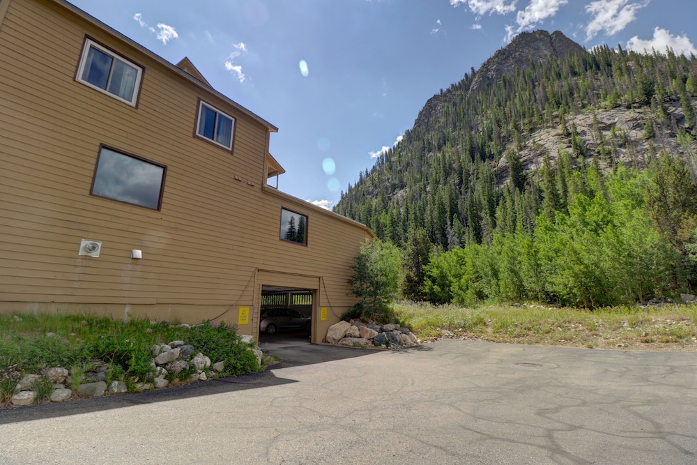 107 Woodbridge 2 Bedroom Condo by RedAwning view 2