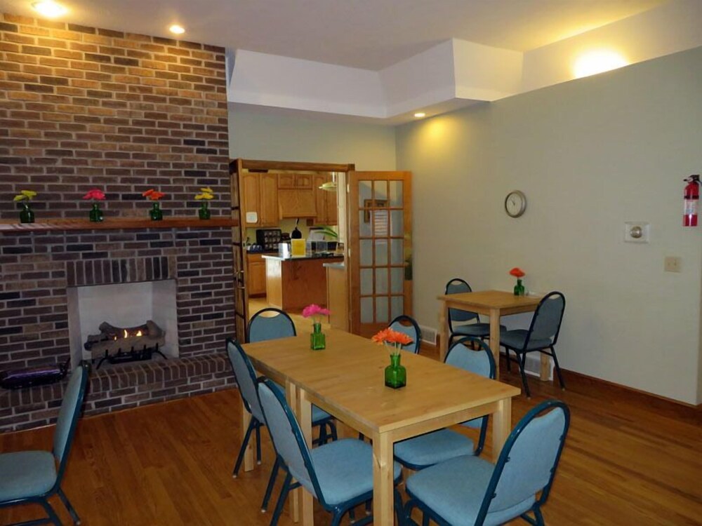 The Seasons Inn at Nicks Place - Property Image 11