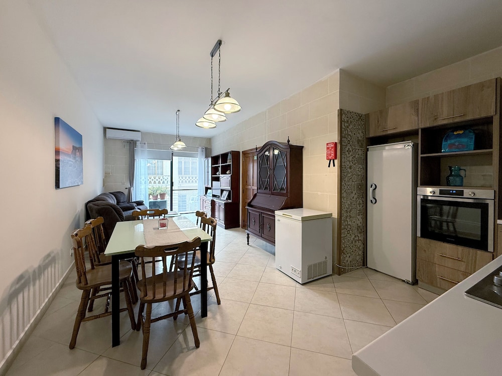 Traditional Maltese 3BD Apartment