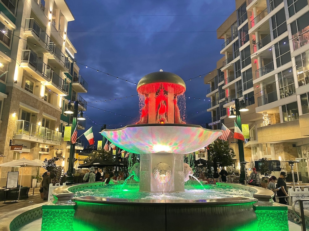 Allura Little Italy - 2 BR in Downtown s Top Spot