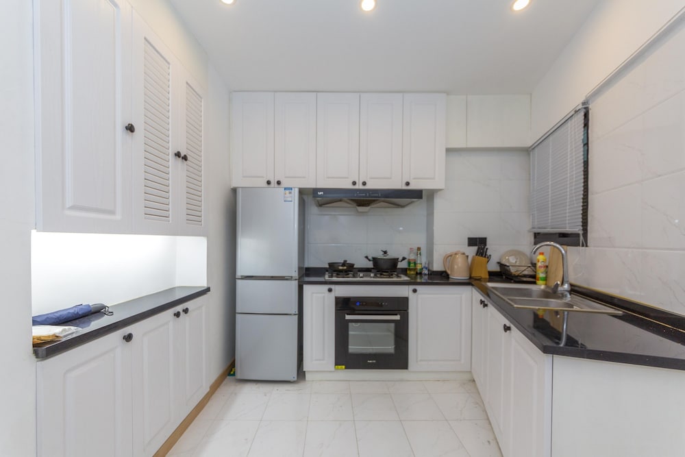 Henry's Apartment South Maoming Road