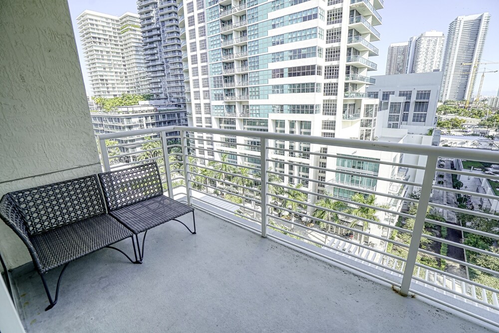 Prime Midtown Miami Condo