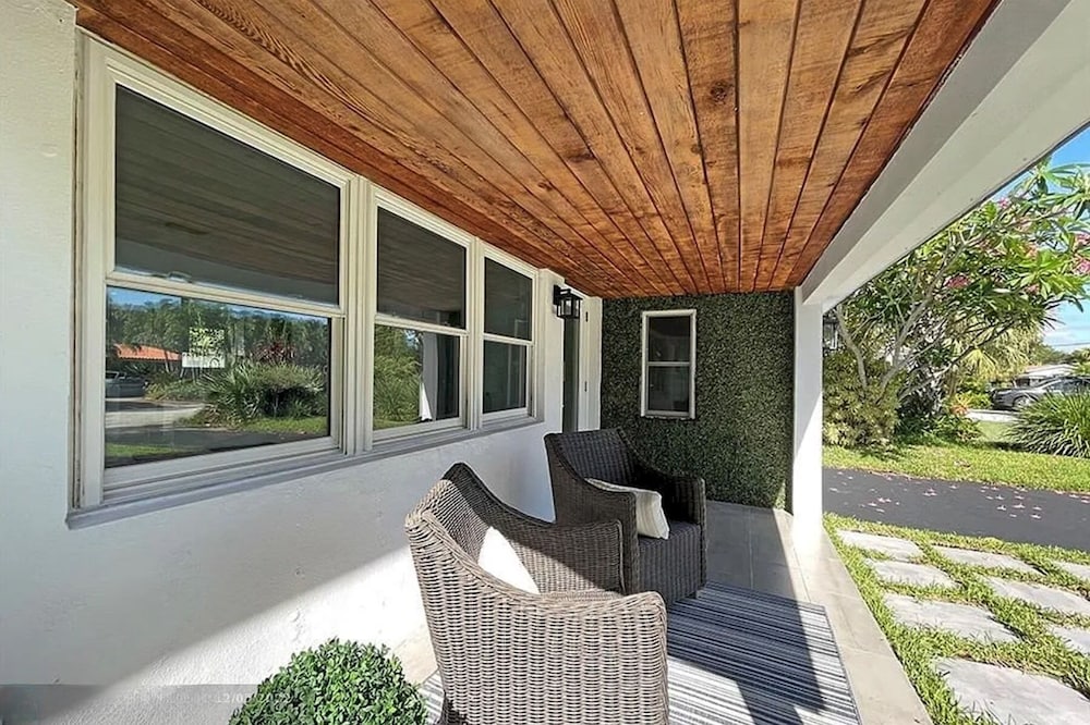 Chic 3BR 2BA Getaway With Private Pool Oasis