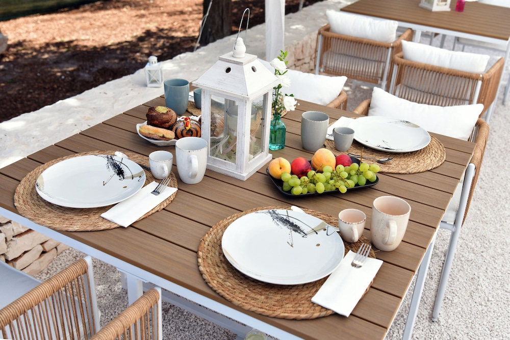 Lamarossa Trulli & Suites
