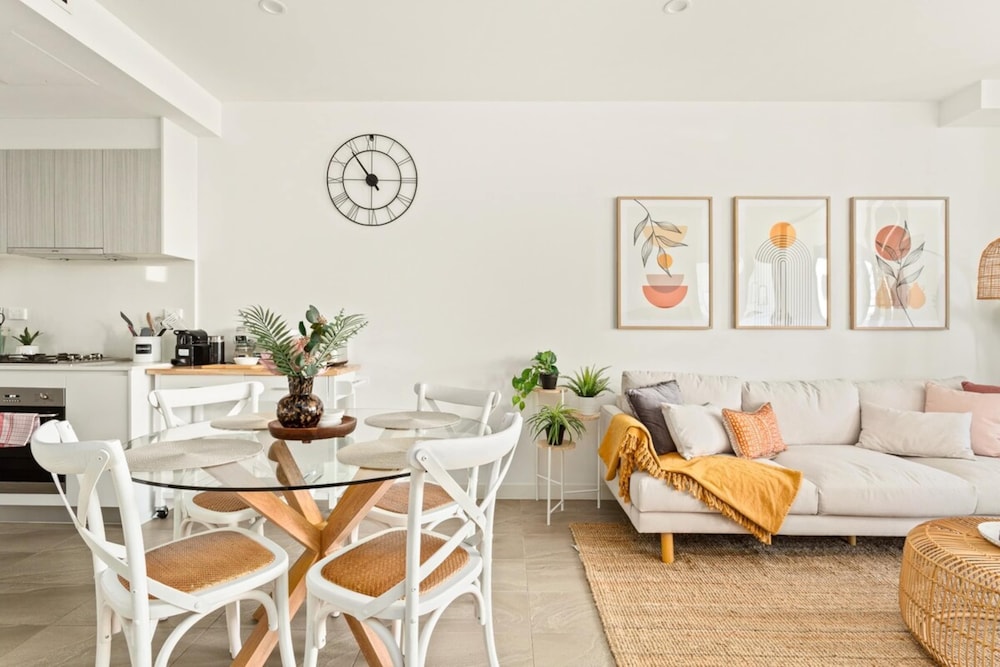 Coastal 2-bed Apartment Near Beach