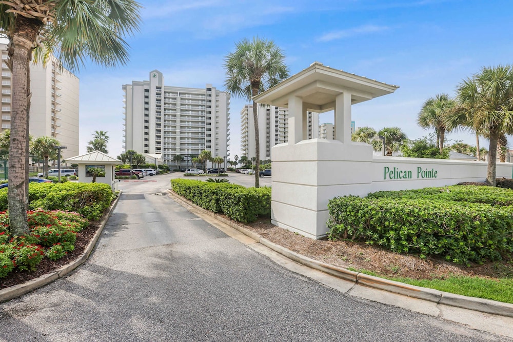 Pelican Pointe 301- Corner Unit Gulf-front