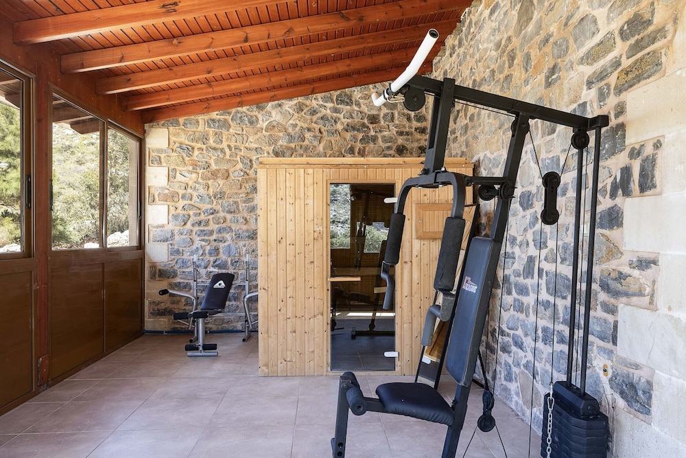 Villa Pasiphae - With Private Heated Pool