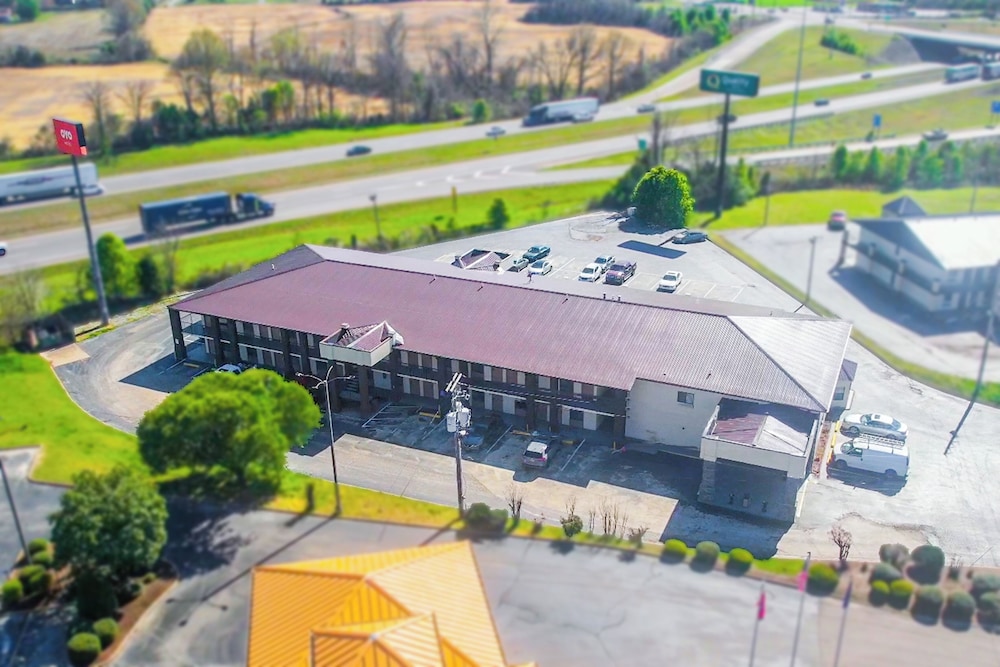 OYO Hotel Brownsville TN I-40