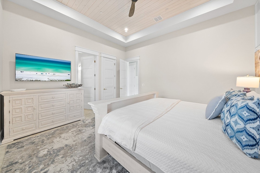Pink Tequila Sunrise 7 Bedroom Home