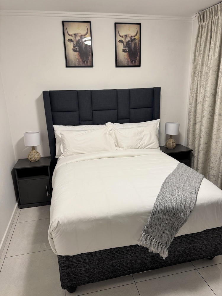 2BR-2BA - Rivonia Residence 1