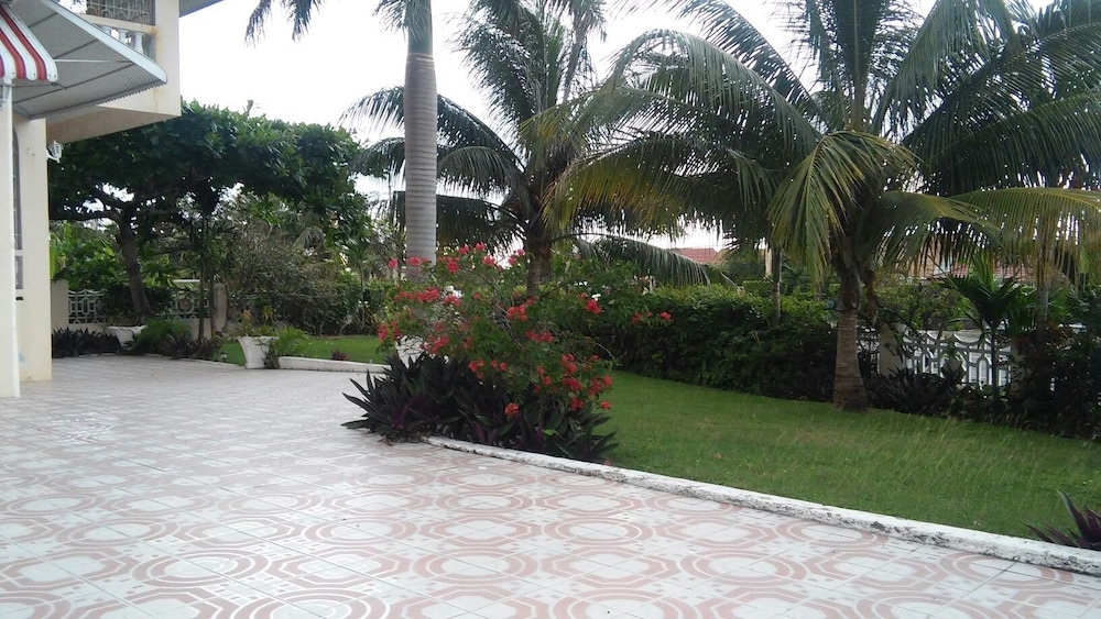 Ocho Rios Golden View