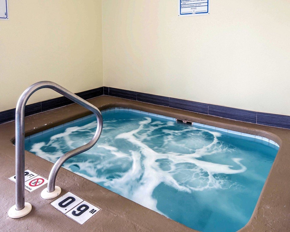 SureStay Plus Hotel by Best Western Blue Springs - Property Image 4