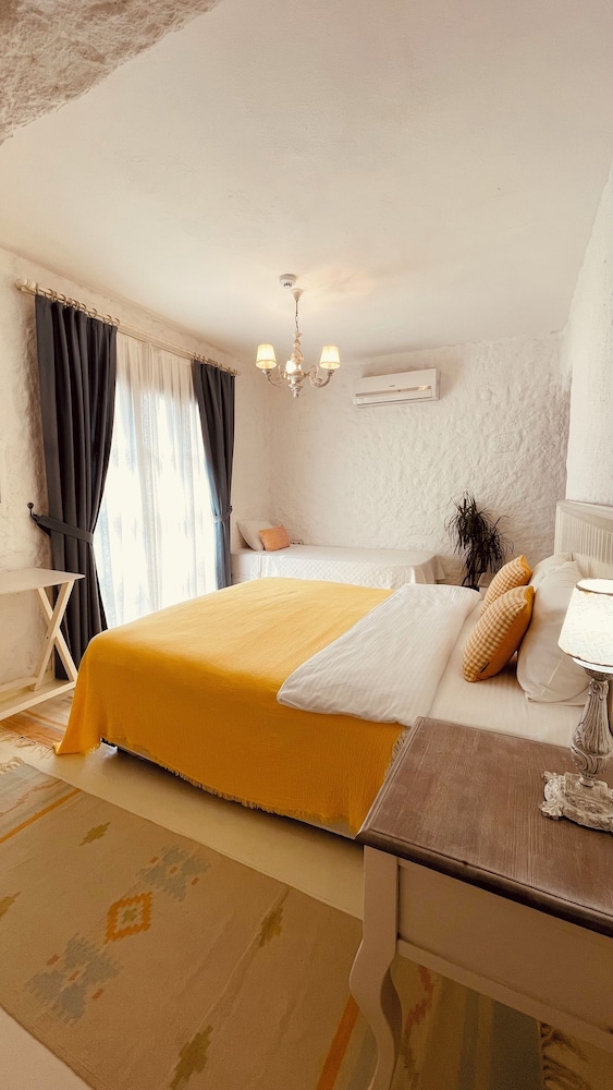 Mina Otel by Adda Alaçatı
